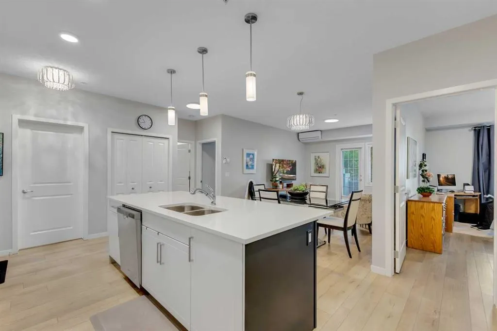 20 Mahogany Mews SE, #310