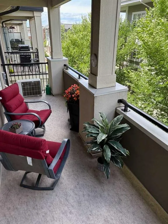 20 Mahogany Mews SE, #310