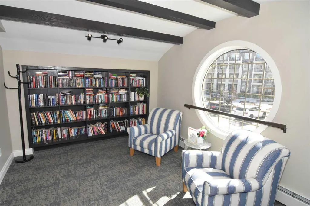 20 Mahogany Mews SE, #310