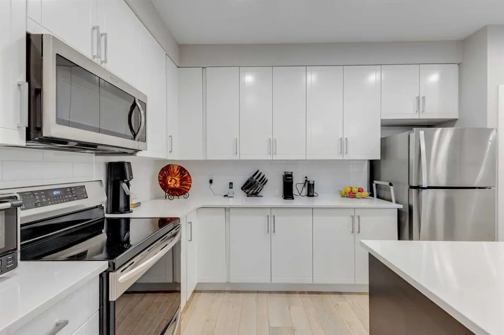 20 Mahogany Mews SE, #310