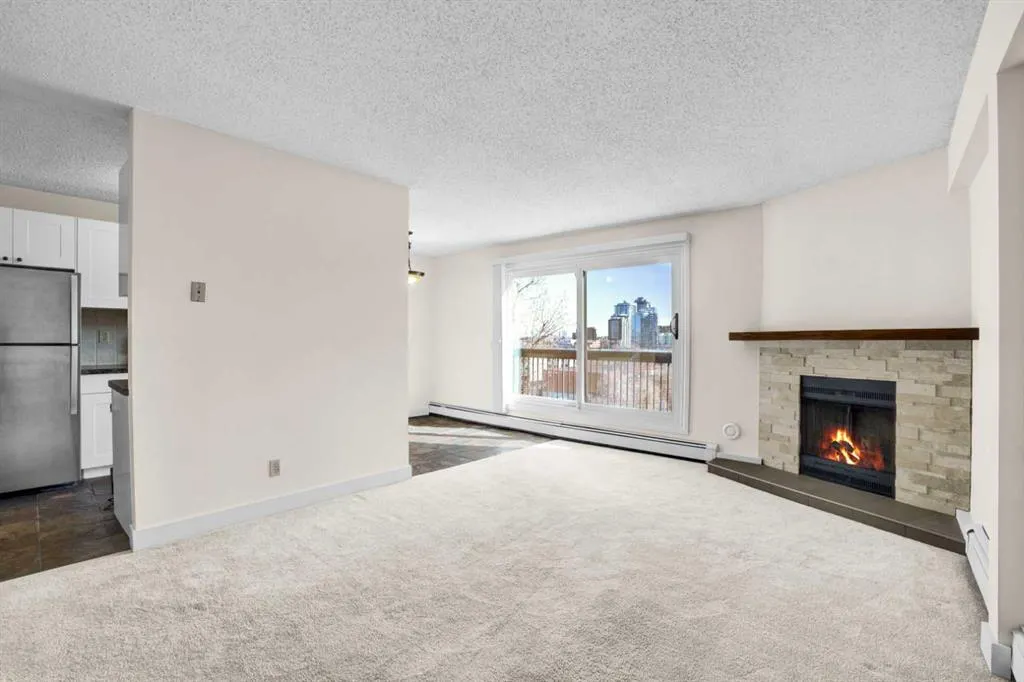 409 1 Avenue NE, #402