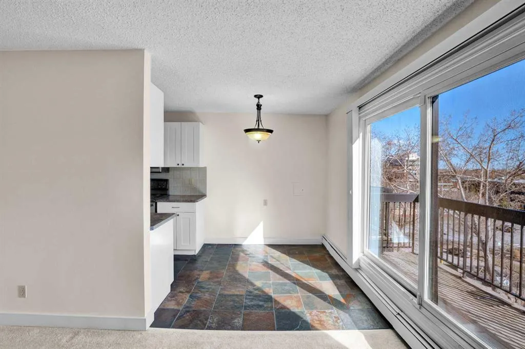 409 1 Avenue NE, #402