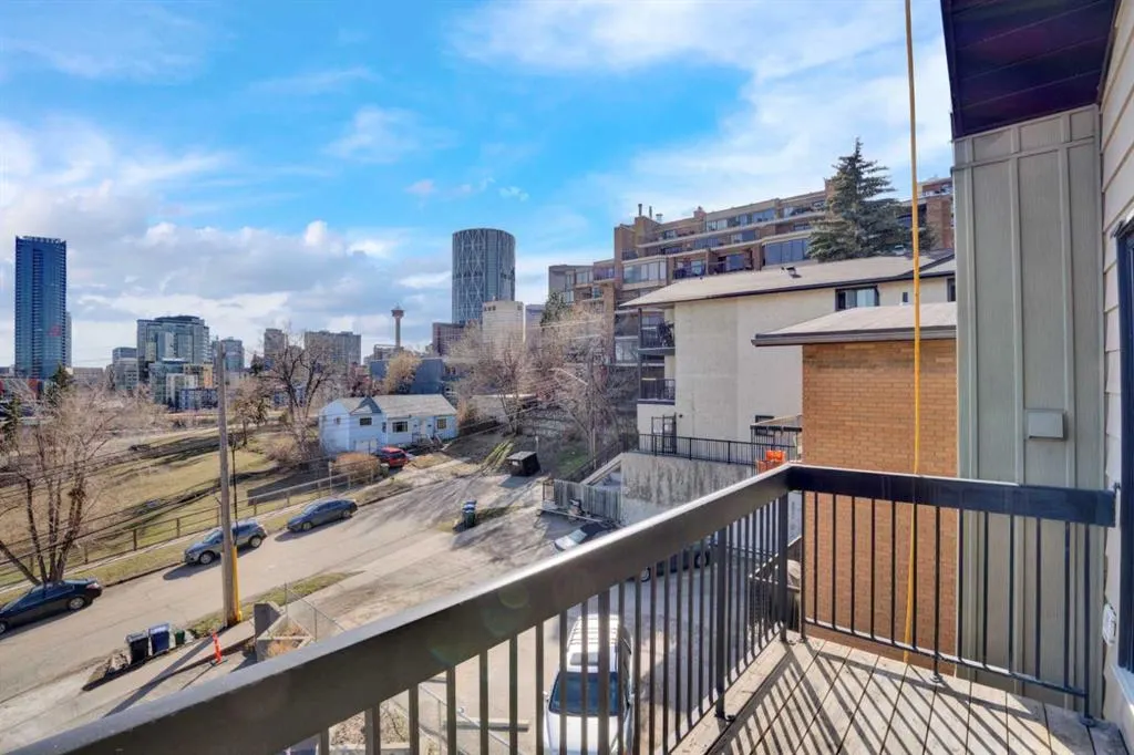 409 1 Avenue NE, #402