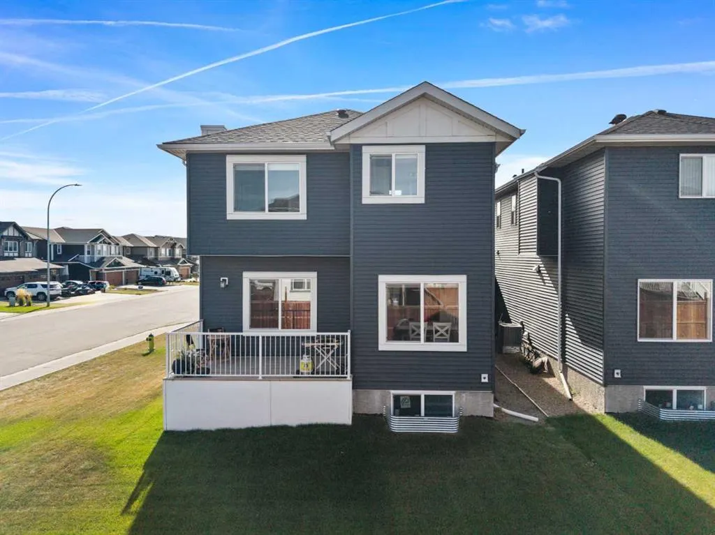 702 Edgefield Crescent