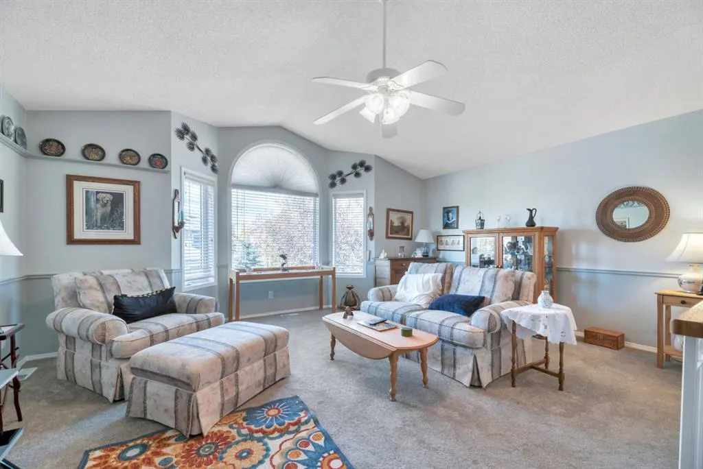 193 Chaparral Crescent SE