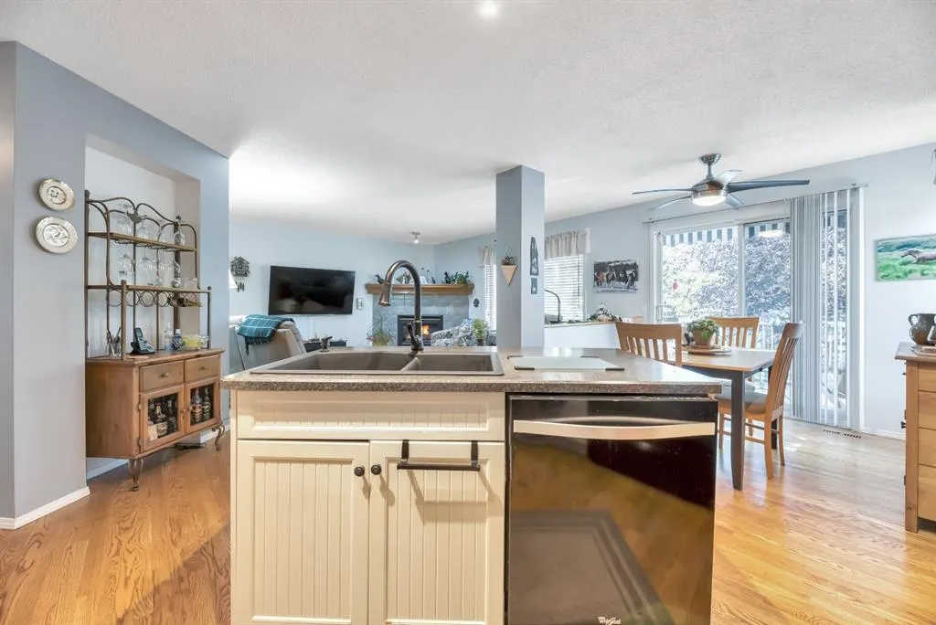 193 Chaparral Crescent SE