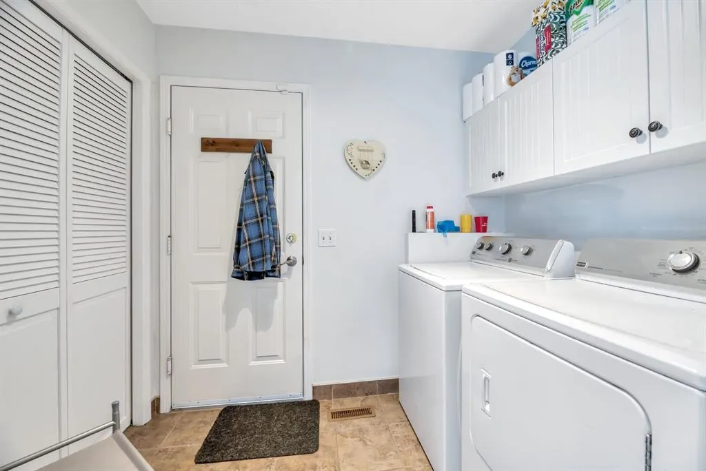 193 Chaparral Crescent SE