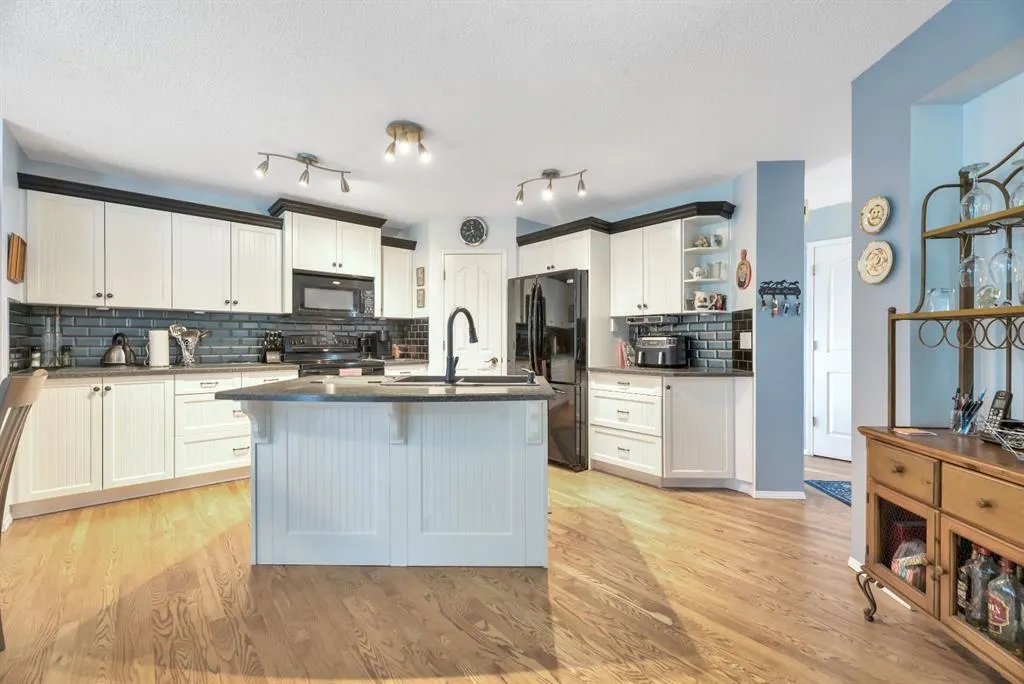 193 Chaparral Crescent SE