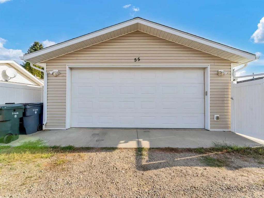 55 Rossland Road SE