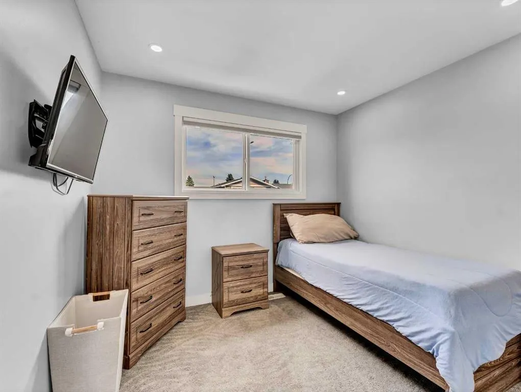 55 Rossland Road SE