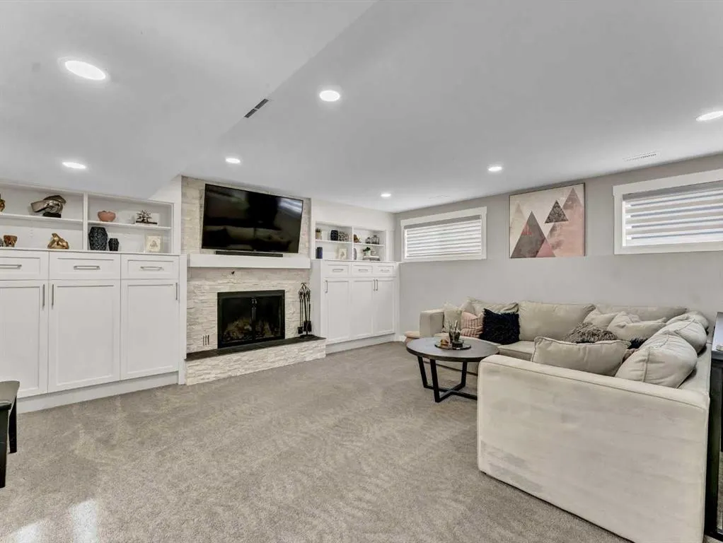 55 Rossland Road SE