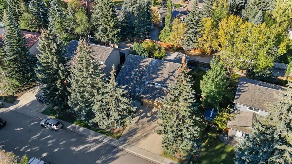132 Oakmount Road SW