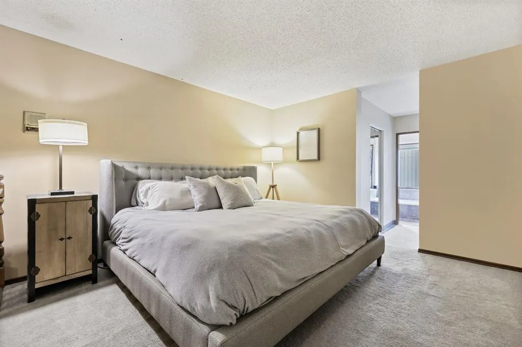 132 Oakmount Road SW