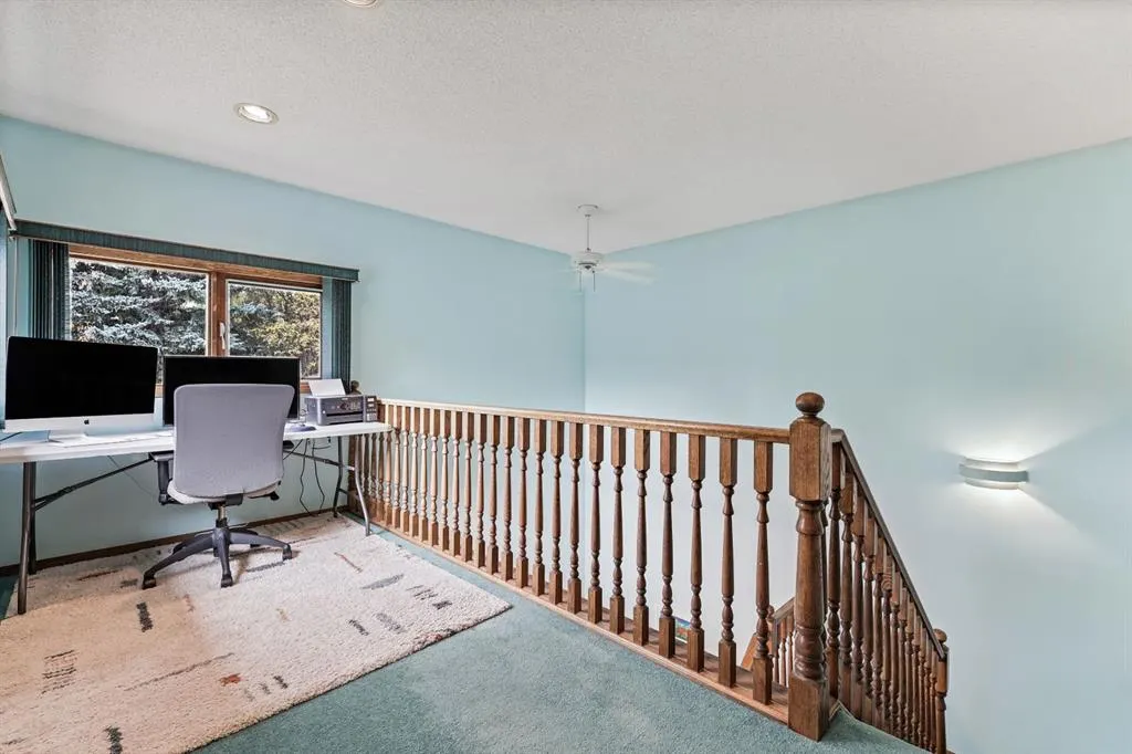 132 Oakmount Road SW