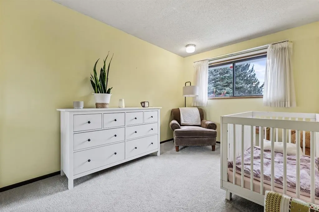 132 Oakmount Road SW