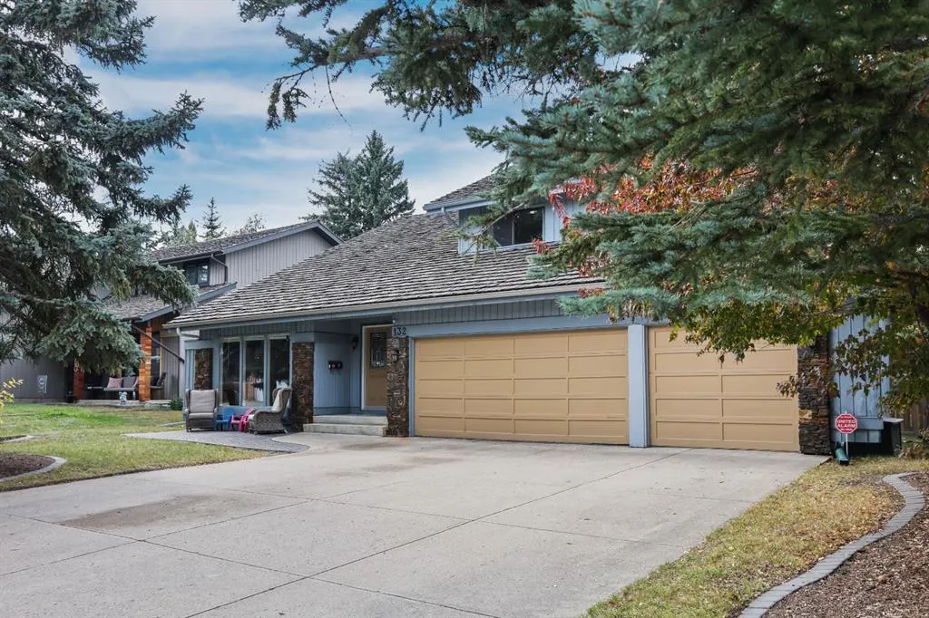 132 Oakmount Road SW