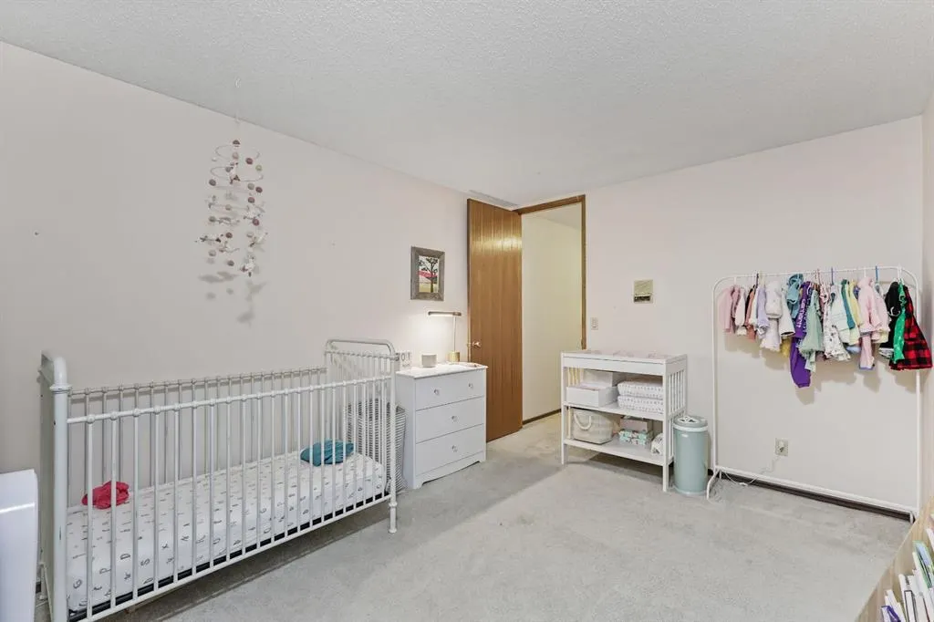 132 Oakmount Road SW