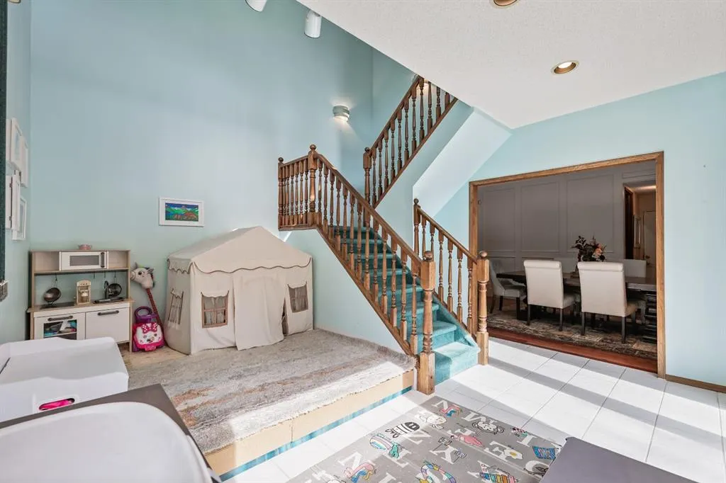 132 Oakmount Road SW