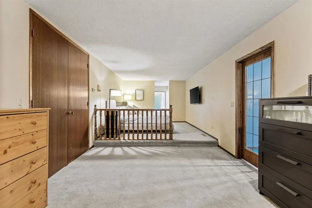 132 Oakmount Road SW