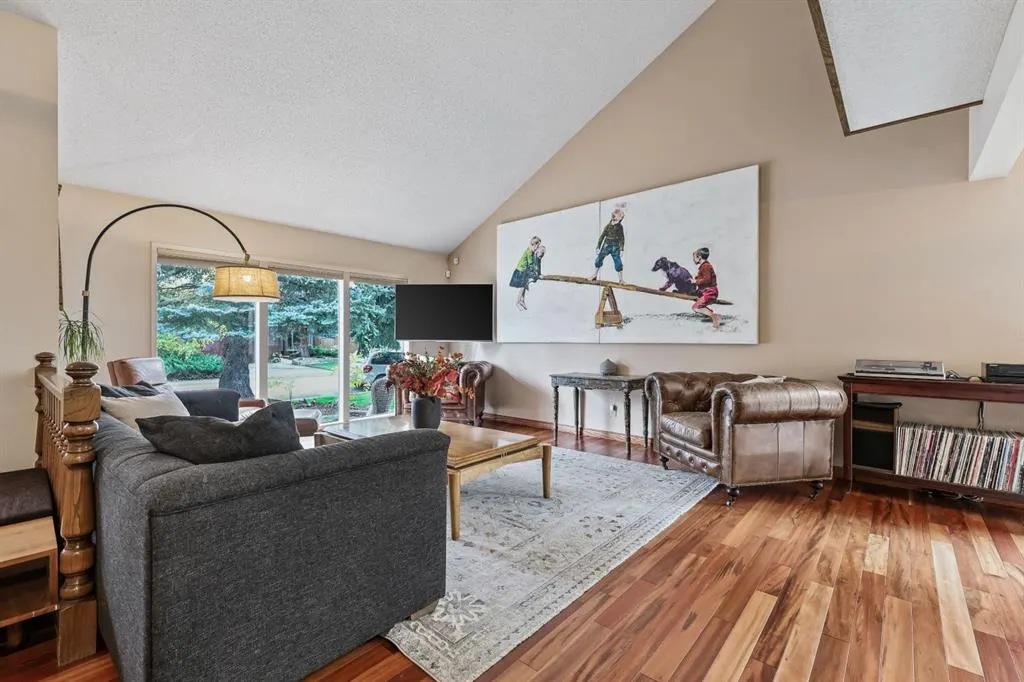 132 Oakmount Road SW