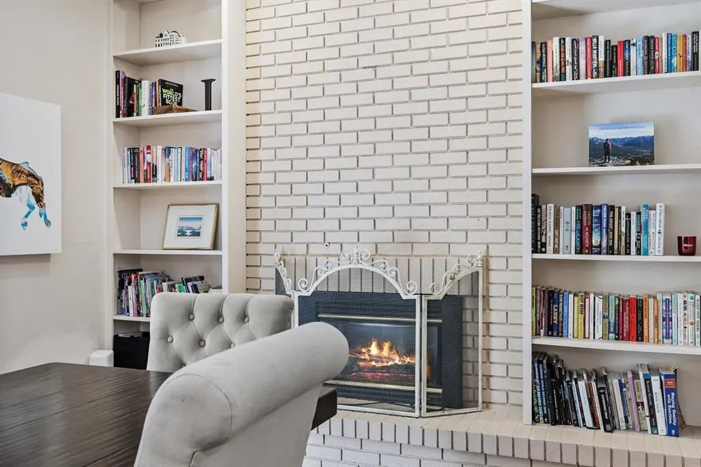 132 Oakmount Road SW
