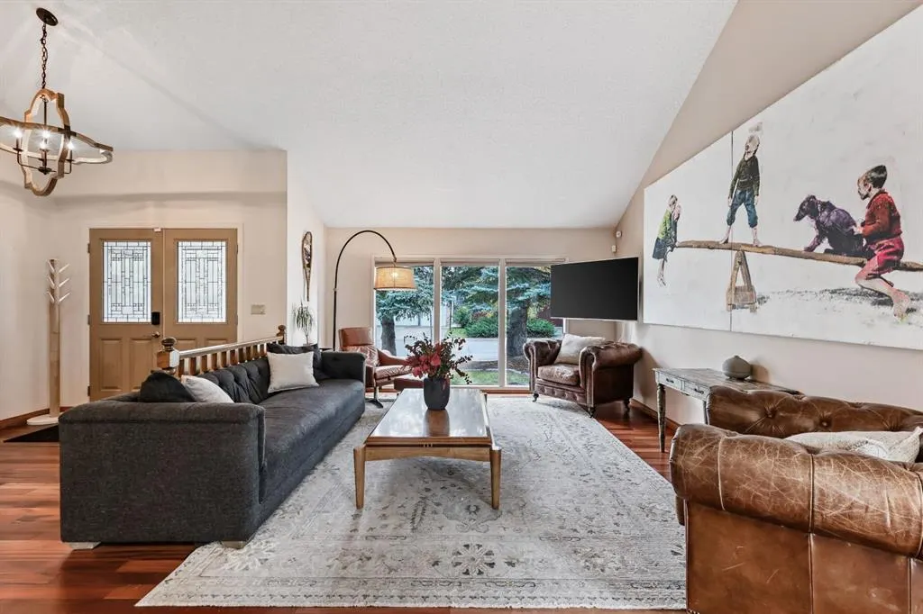 132 Oakmount Road SW
