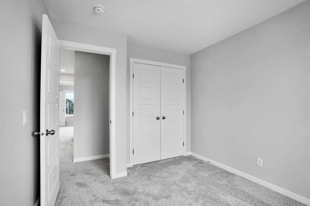 58 Corner Glen Common NE