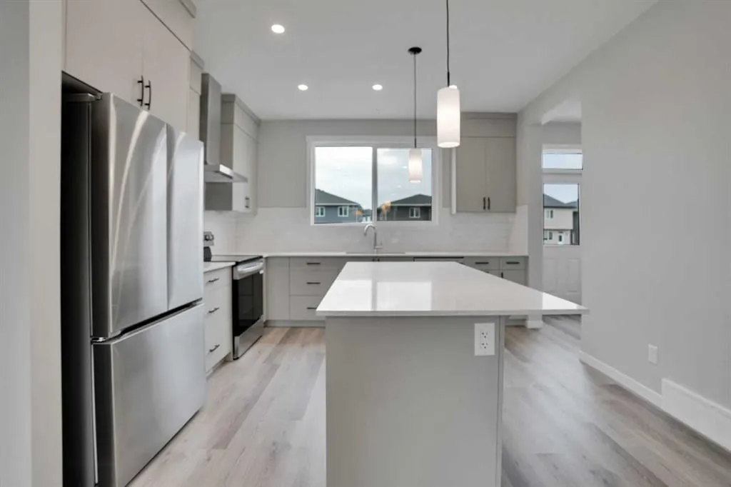 58 Corner Glen Common NE