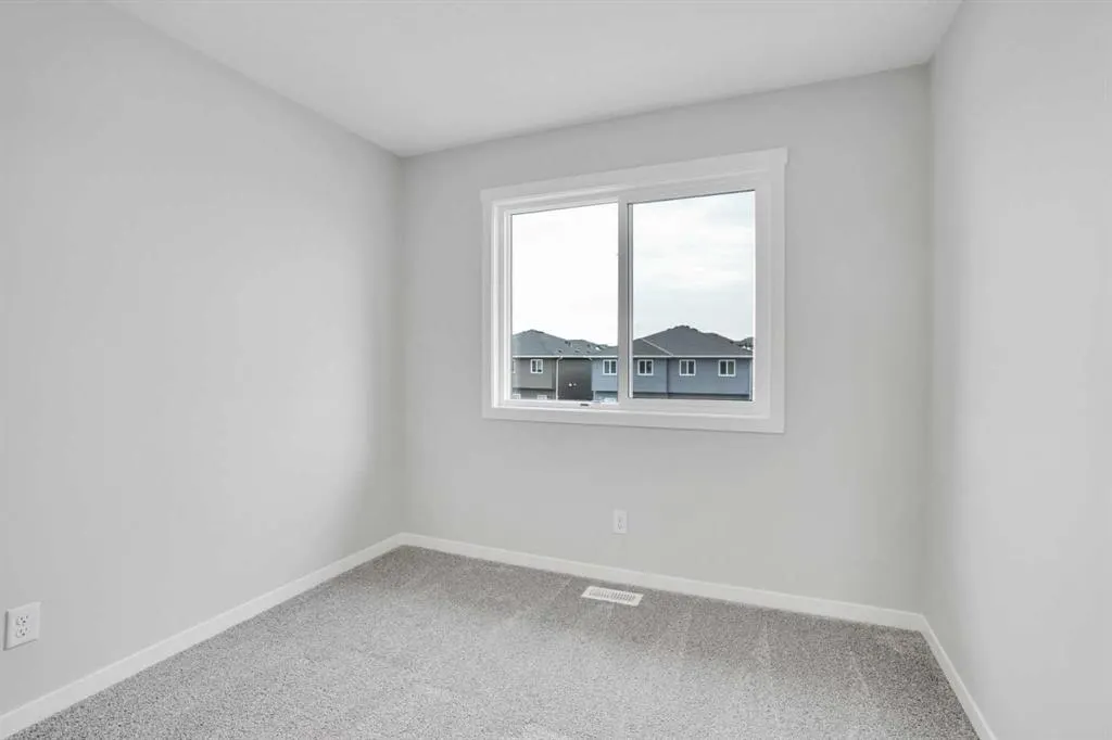 58 Corner Glen Common NE