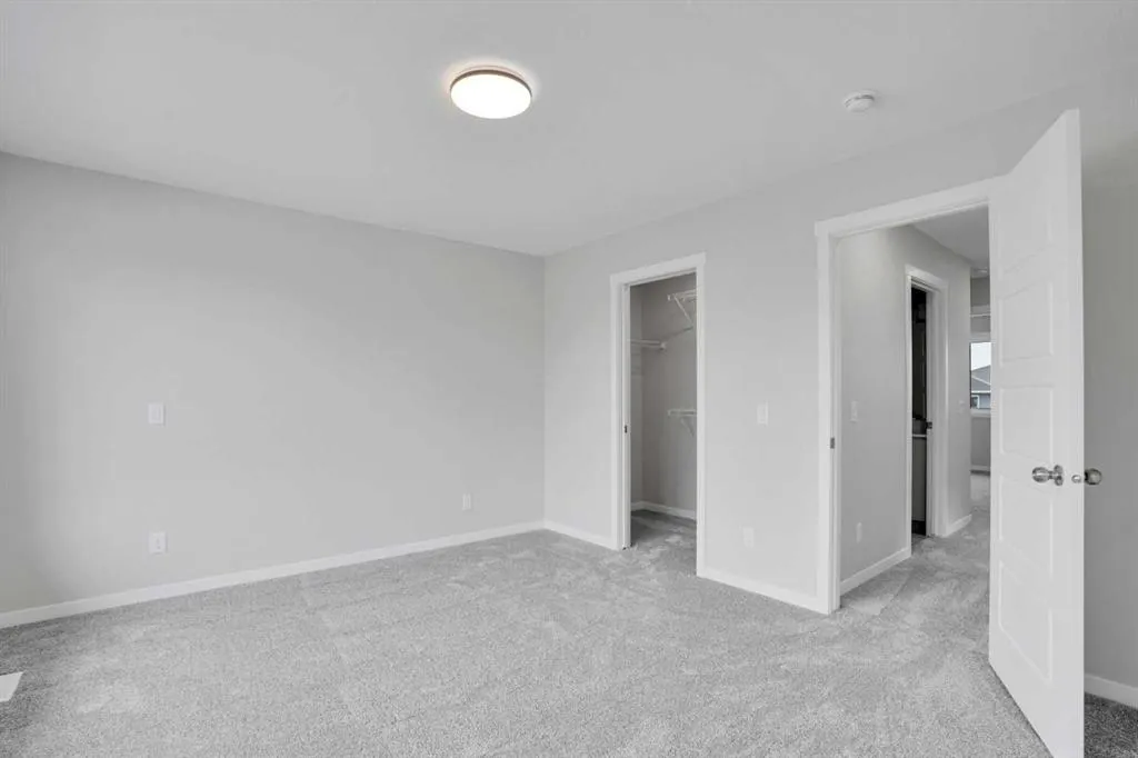 58 Corner Glen Common NE
