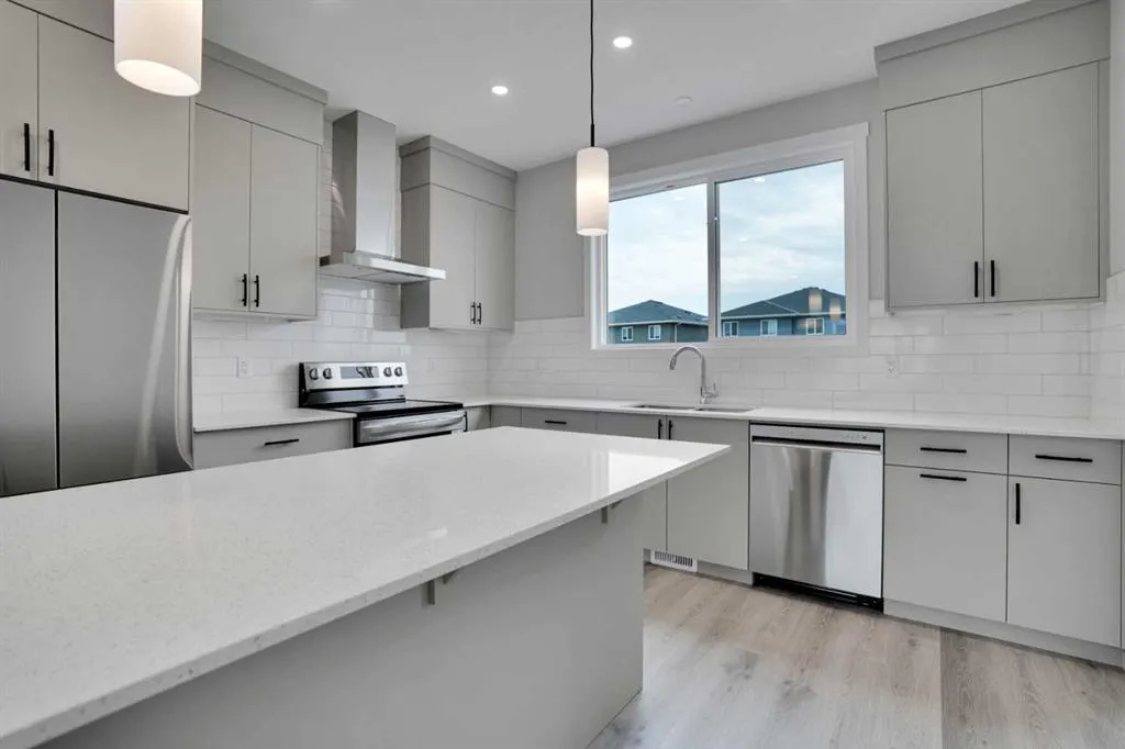 58 Corner Glen Common NE