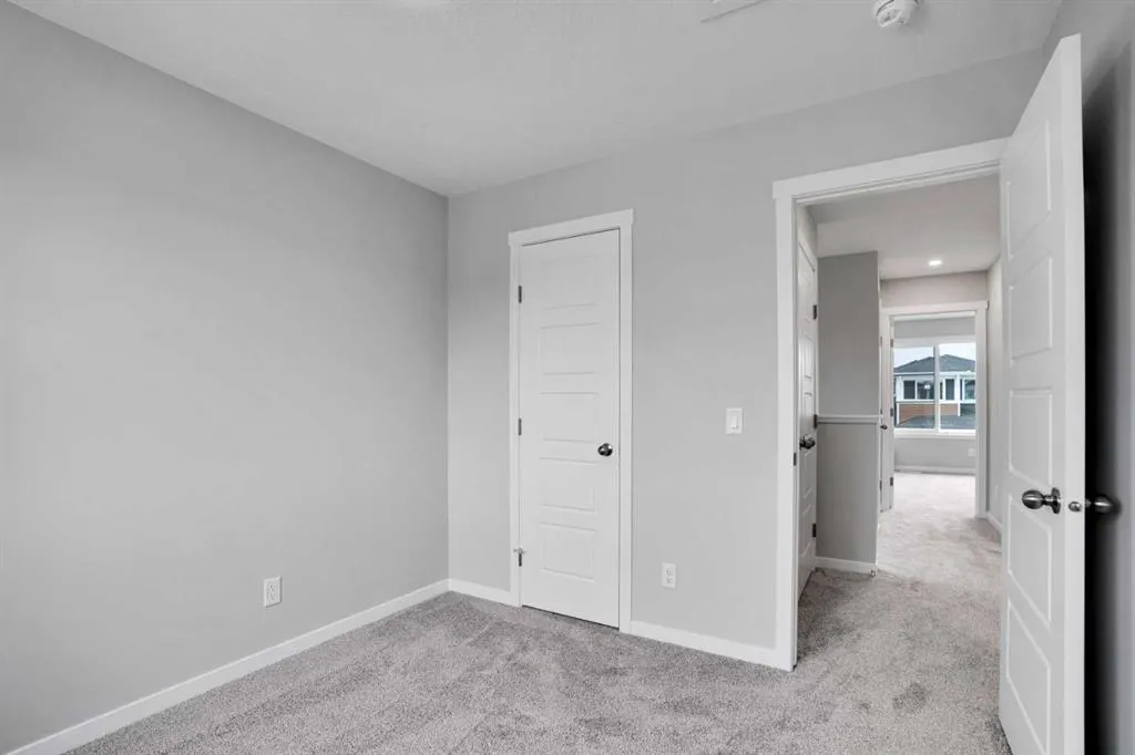 58 Corner Glen Common NE
