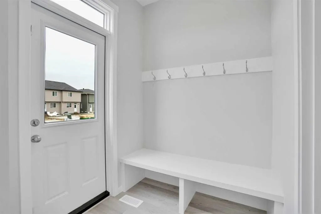 58 Corner Glen Common NE