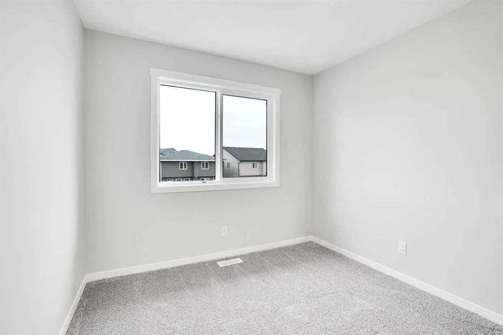 58 Corner Glen Common NE