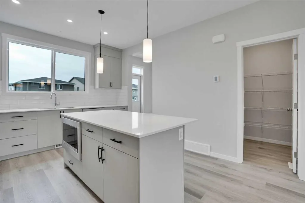 58 Corner Glen Common NE