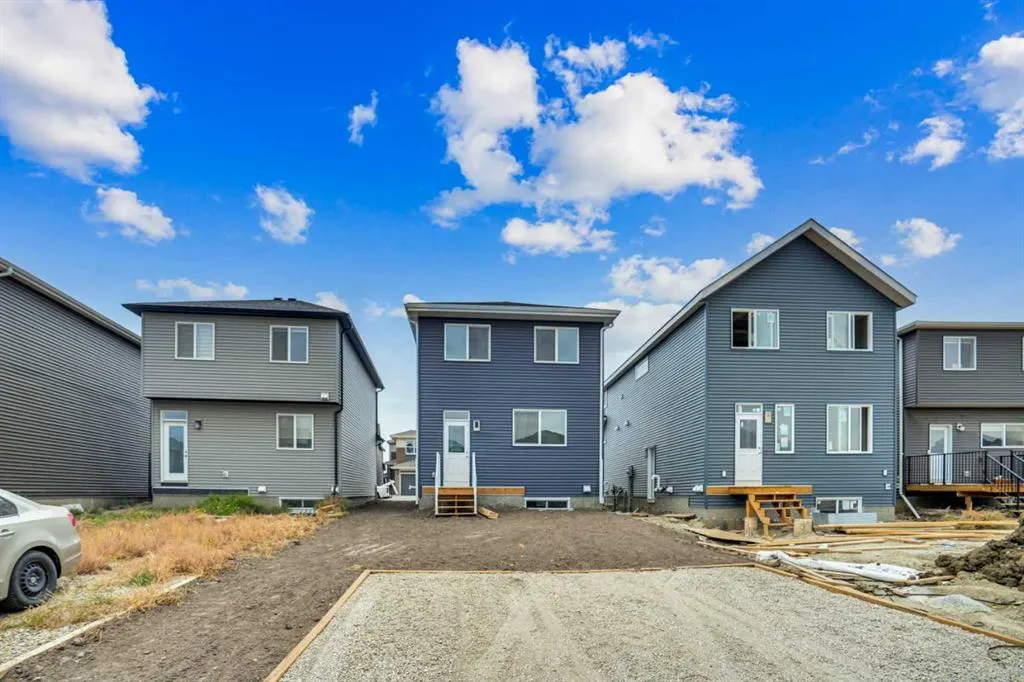 58 Corner Glen Common NE