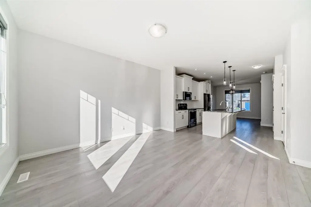 171 Evanscrest Place NW