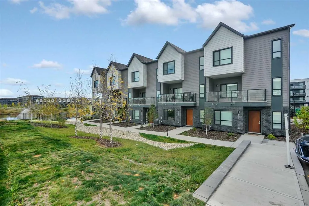 20295 Seton Way SE, #404