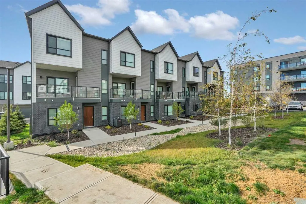 20295 Seton Way SE, #404