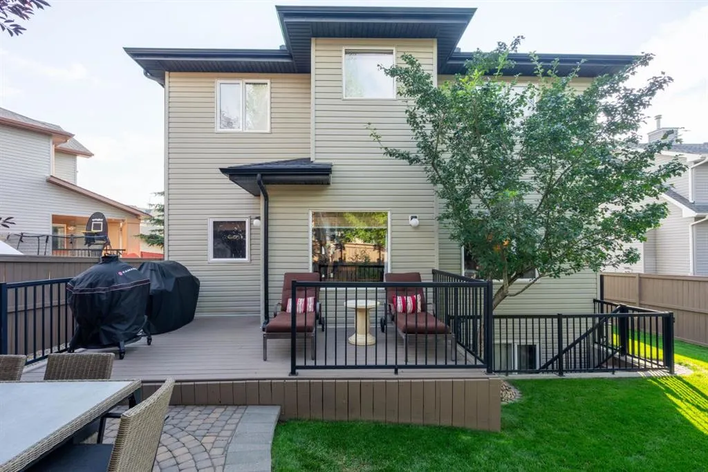 60 Elmont Court SW