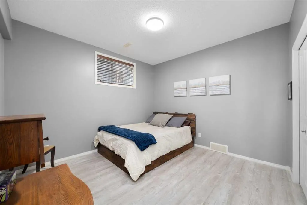 51 Crestridge Way SW