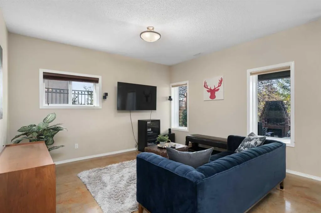 51 Crestridge Way SW