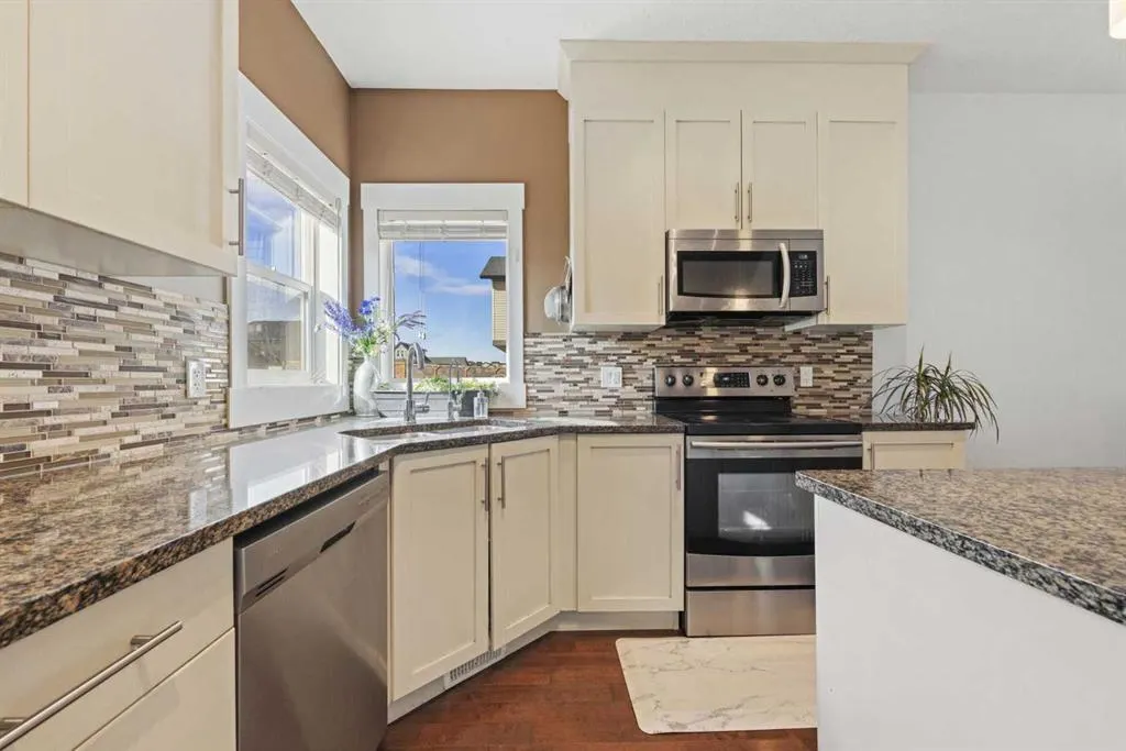 37 Skyview Ranch Manor NE