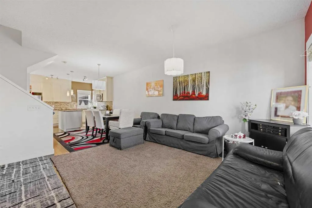 37 Skyview Ranch Manor NE