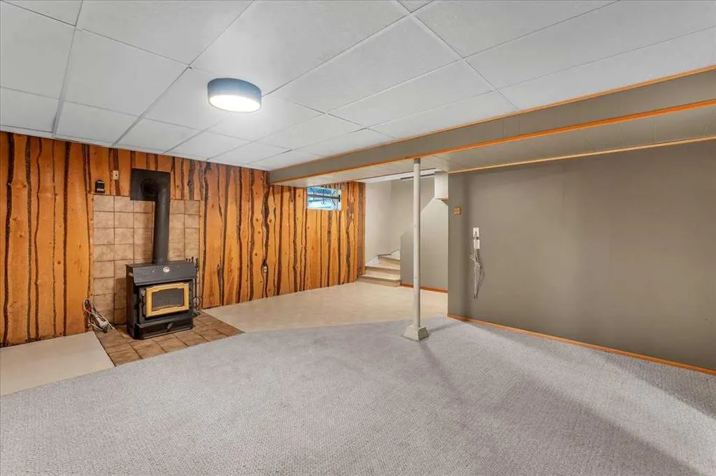3 Walnut Drive SW