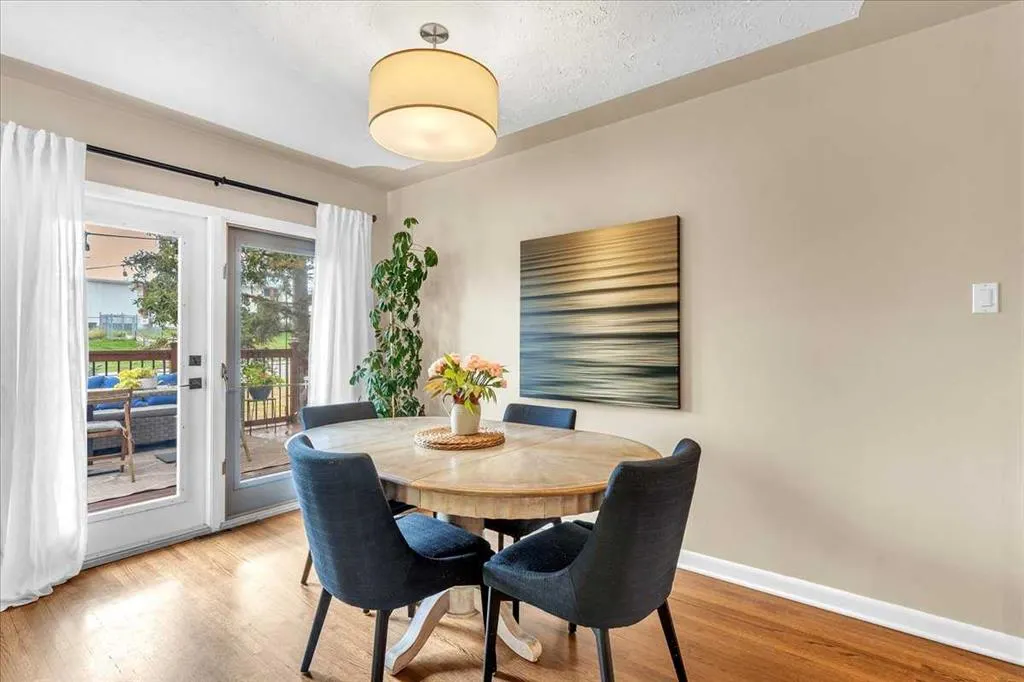 3 Walnut Drive SW
