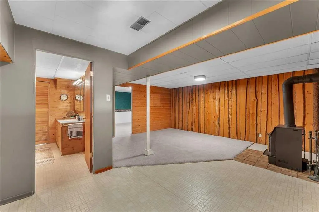 3 Walnut Drive SW