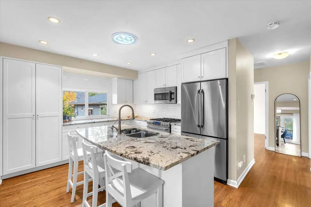 3 Walnut Drive SW