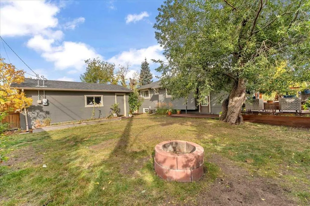 3 Walnut Drive SW