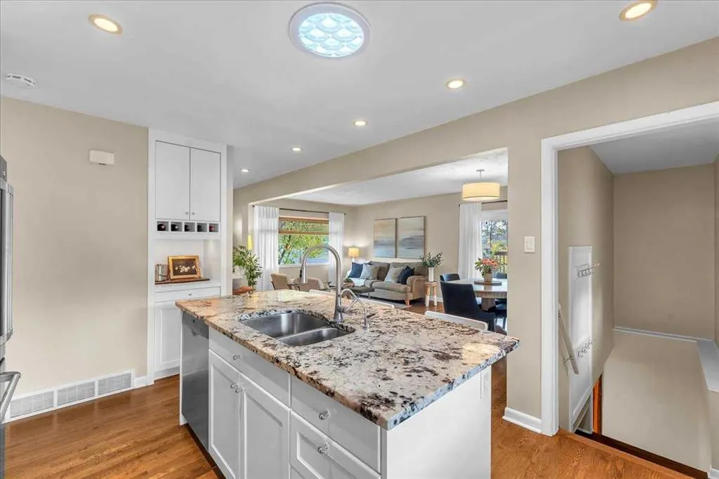 3 Walnut Drive SW